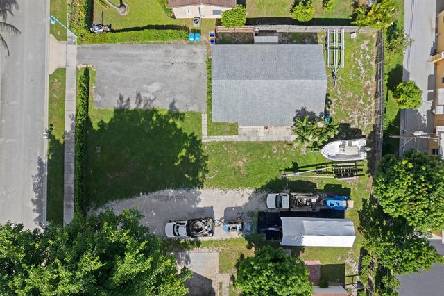 615 NE 7th Avenue, Boynton Beach, FL 33435