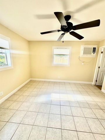 615 NE 7th Avenue, Boynton Beach, FL 33435