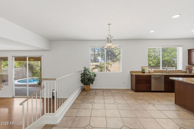6738 W WAHALLA Lane, Glendale, AZ 85308