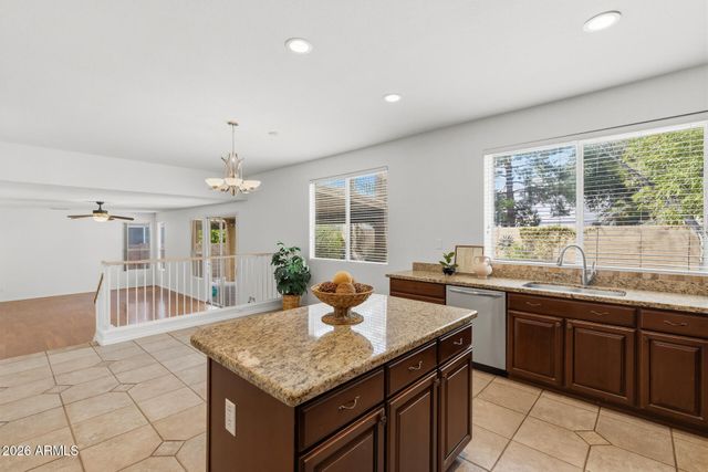 6738 W WAHALLA Lane, Glendale, AZ 85308
