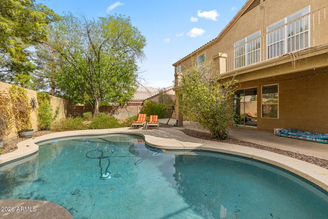 6738 W WAHALLA Lane, Glendale, AZ 85308