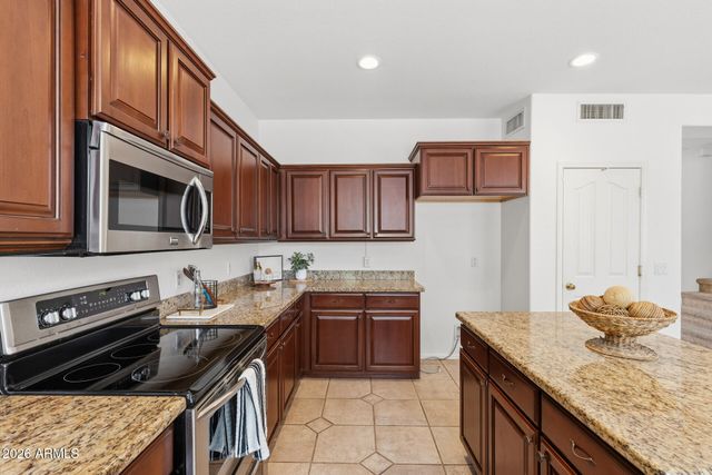 6738 W WAHALLA Lane, Glendale, AZ 85308