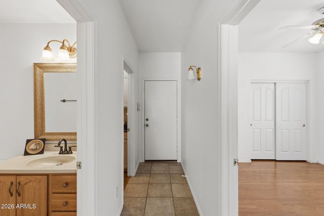 6738 W WAHALLA Lane, Glendale, AZ 85308