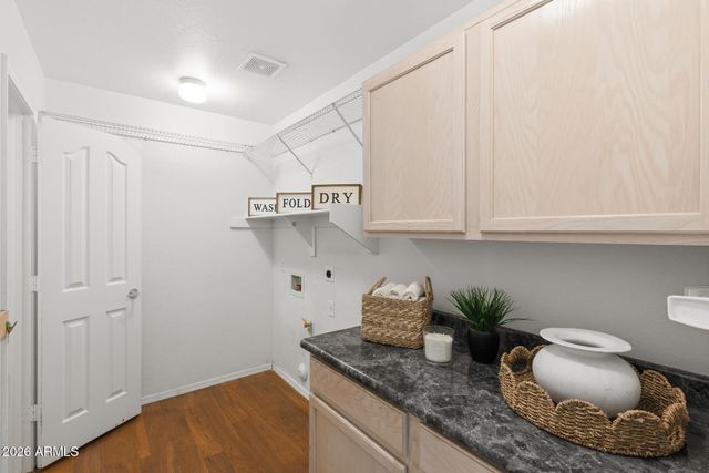 6738 W WAHALLA Lane, Glendale, AZ 85308