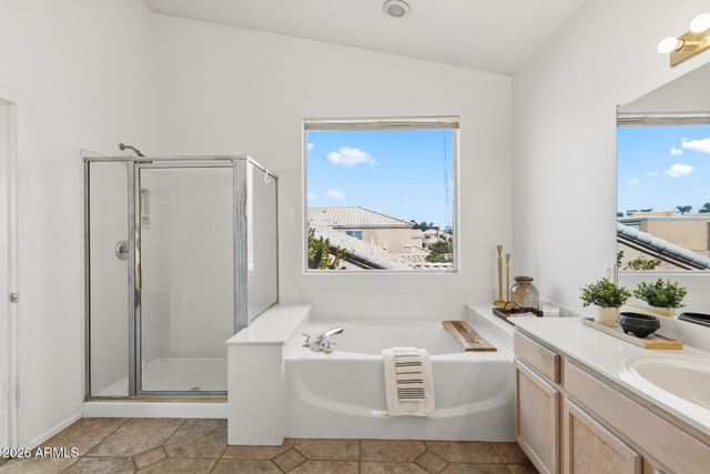 6738 W WAHALLA Lane, Glendale, AZ 85308