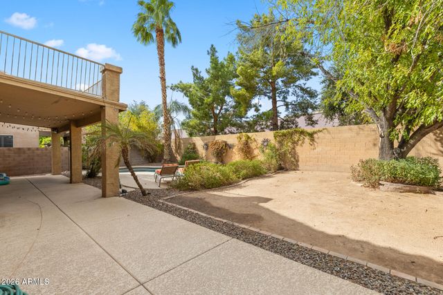 6738 W WAHALLA Lane, Glendale, AZ 85308