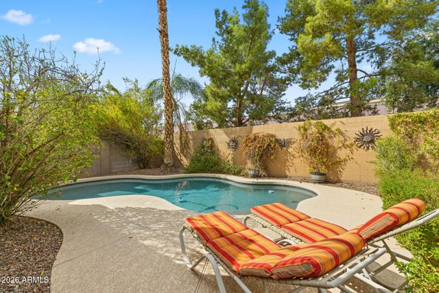 6738 W WAHALLA Lane, Glendale, AZ 85308
