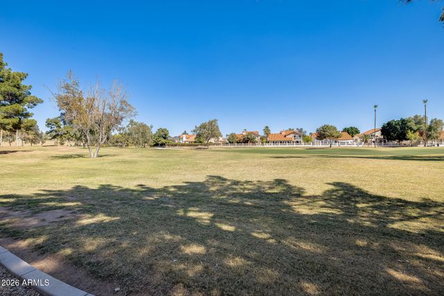 6738 W WAHALLA Lane, Glendale, AZ 85308