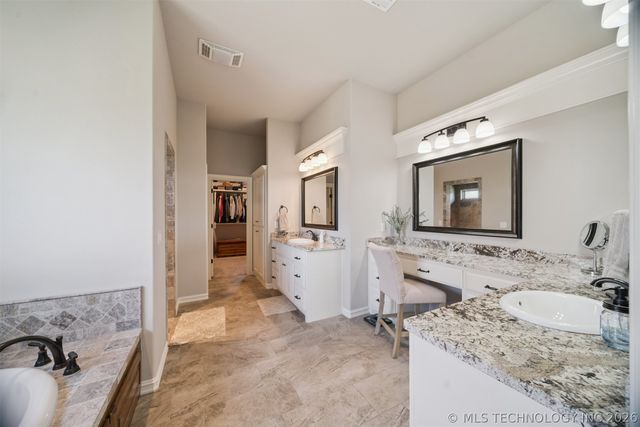 8308 N 152nd East Avenue, Owasso, OK 74055