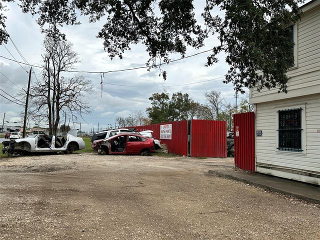 9300 Winkler Drive, Houston, TX 77017