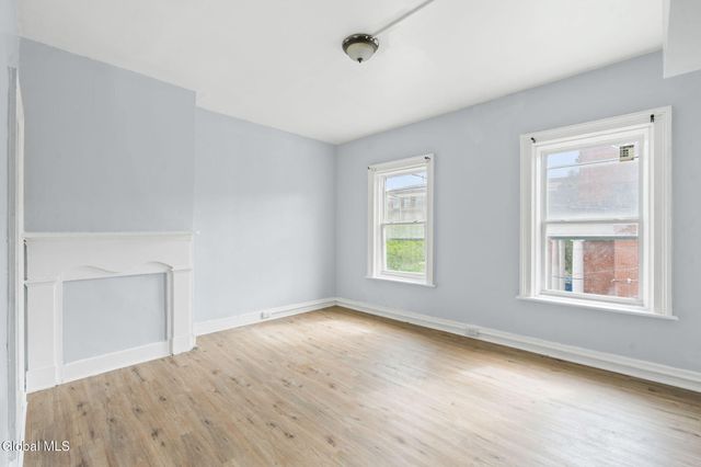 5 West Street, Albany, NY 12206