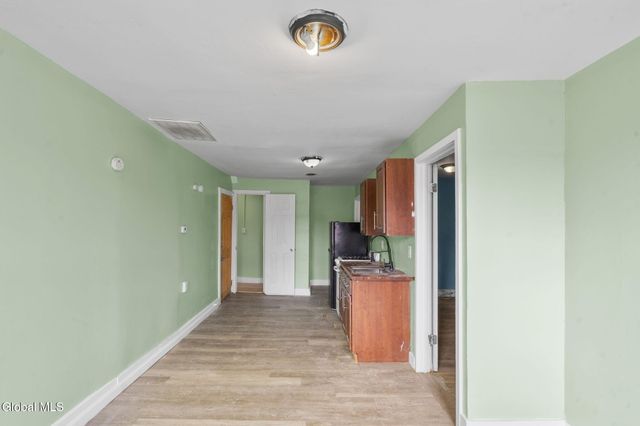 5 West Street, Albany, NY 12206