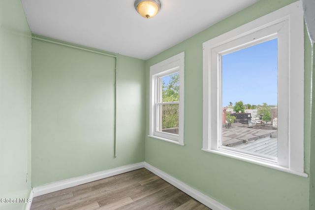 5 West Street, Albany, NY 12206