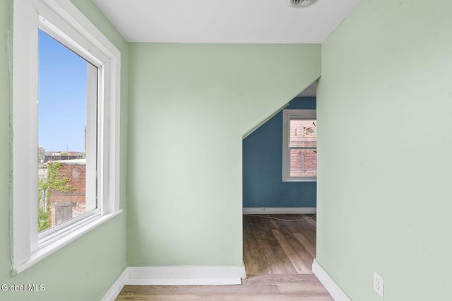 5 West Street, Albany, NY 12206
