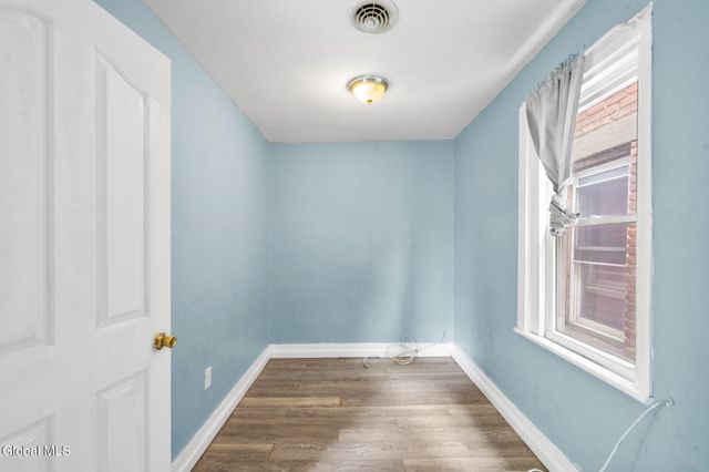 5 West Street, Albany, NY 12206