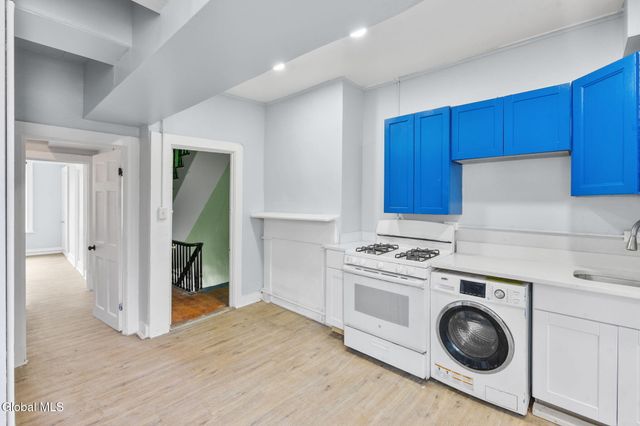 5 West Street, Albany, NY 12206