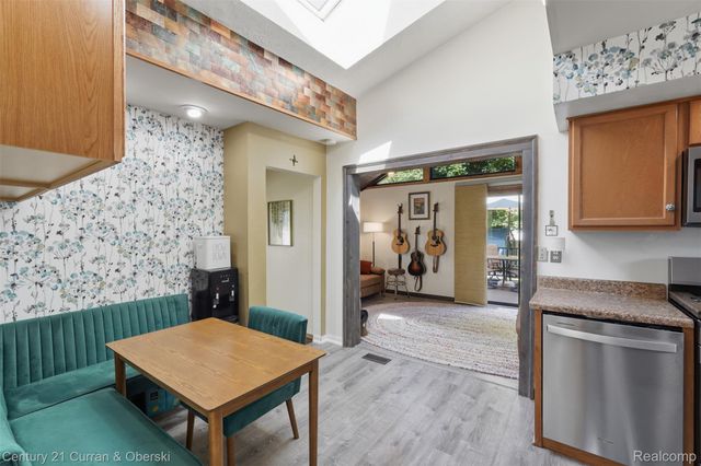8303 Lagoon Street, Commerce Charter Township, MI 48382