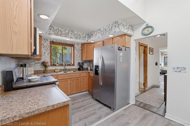 8303 Lagoon Street, Commerce Charter Township, MI 48382