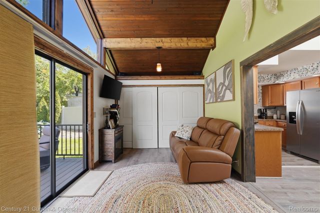 8303 Lagoon Street, Commerce Charter Township, MI 48382