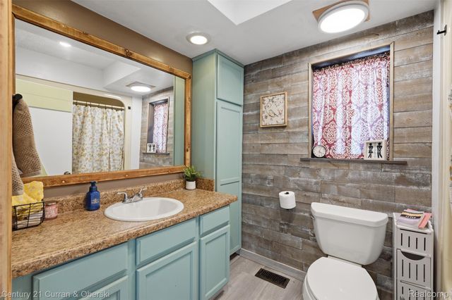 8303 Lagoon Street, Commerce Charter Township, MI 48382