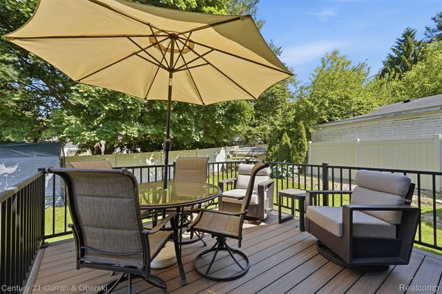 8303 Lagoon Street, Commerce Charter Township, MI 48382