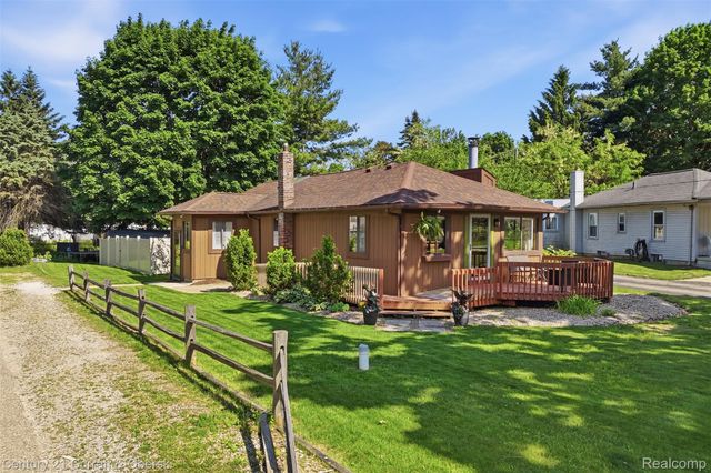 8303 Lagoon Street, Commerce Charter Township, MI 48382