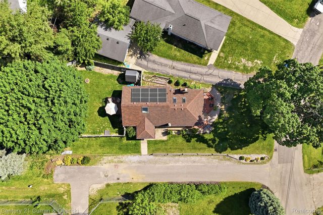 8303 Lagoon Street, Commerce Charter Township, MI 48382