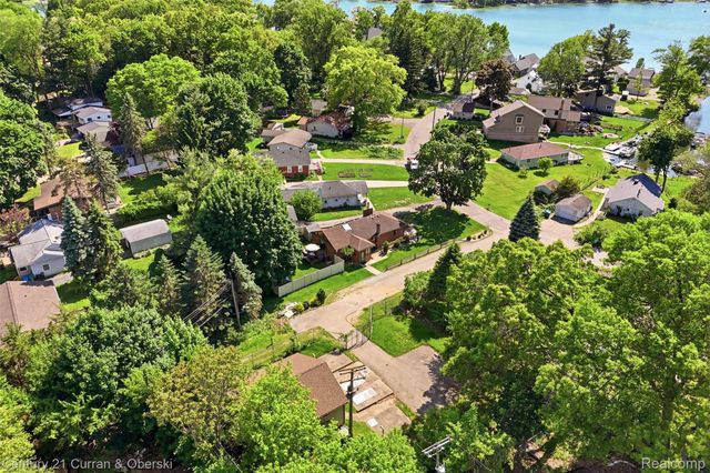 8303 Lagoon Street, Commerce Charter Township, MI 48382