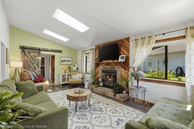 8303 Lagoon Street, Commerce Charter Township, MI 48382