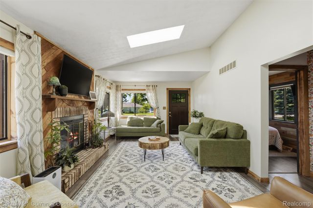 8303 Lagoon Street, Commerce Charter Township, MI 48382