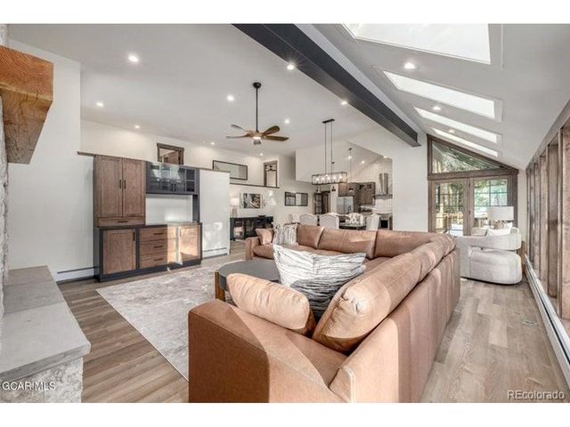 589 Hughes Ave, Fraser, CO 80442