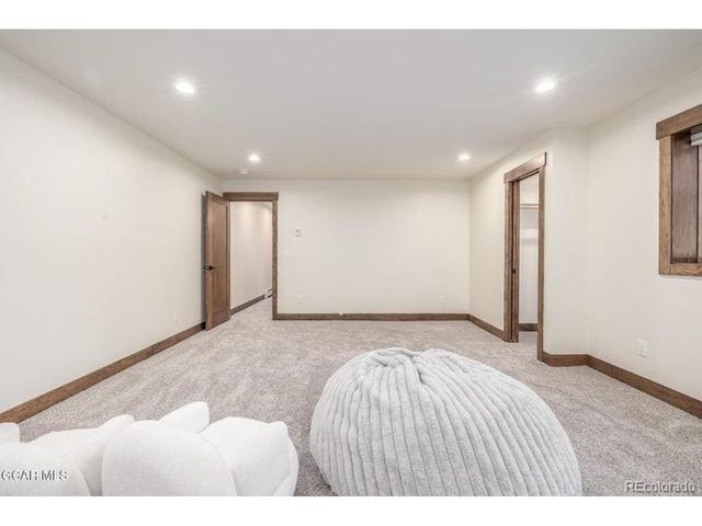 589 Hughes Ave, Fraser, CO 80442