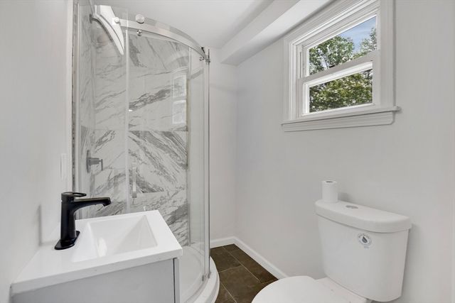 46 Chestnut St Pl, East Longmeadow, MA 01028