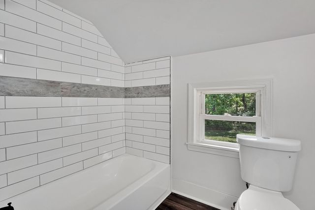 46 Chestnut St Pl, East Longmeadow, MA 01028