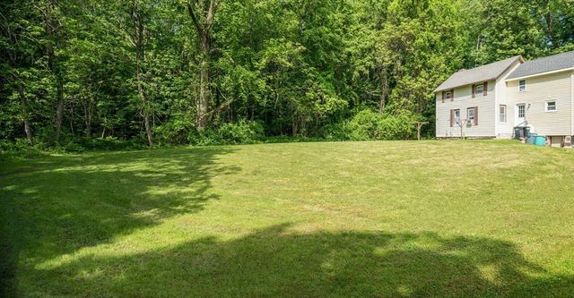 46 Chestnut St Pl, East Longmeadow, MA 01028