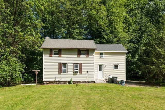 46 Chestnut St Pl, East Longmeadow, MA 01028