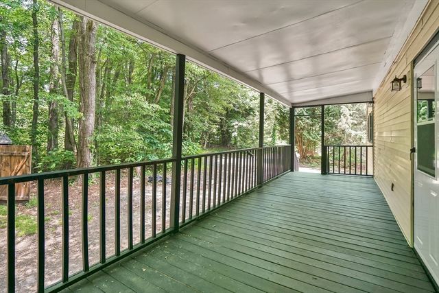 46 Chestnut St Pl, East Longmeadow, MA 01028