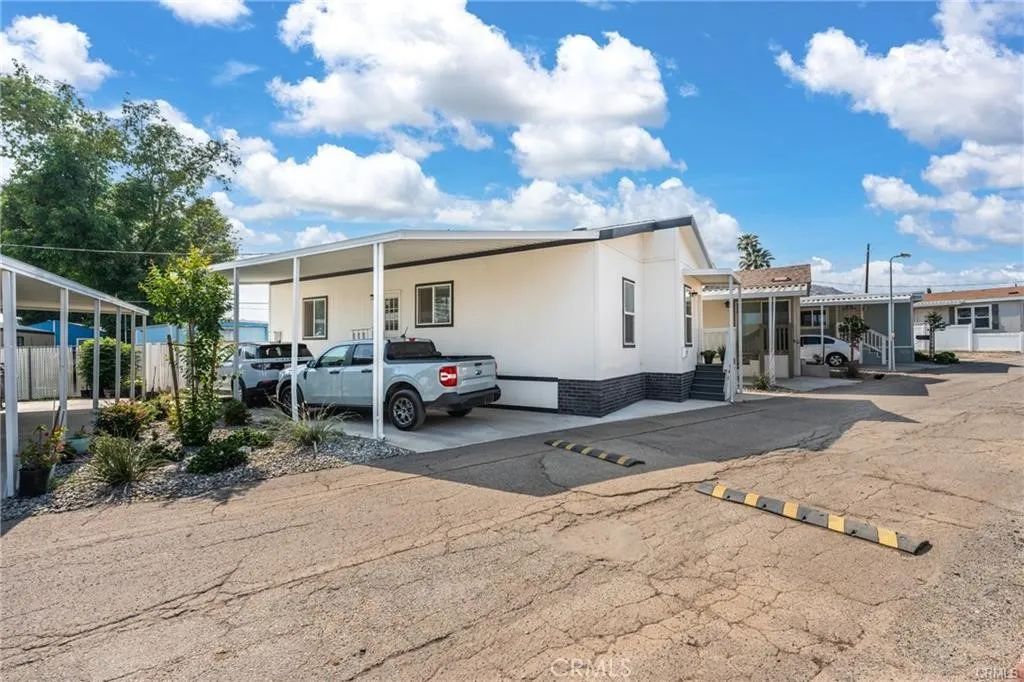 8086 Mission Blvd 11, Jurupa Valley, CA 92509