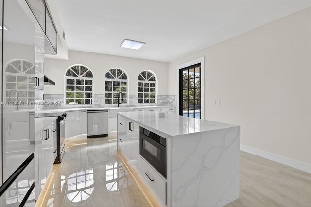 12360 SW 1st St, Plantation, FL 33325