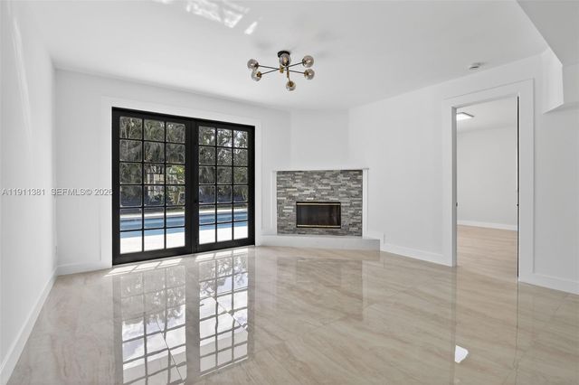 12360 SW 1st St, Plantation, FL 33325