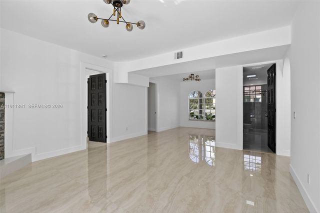 12360 SW 1st St, Plantation, FL 33325