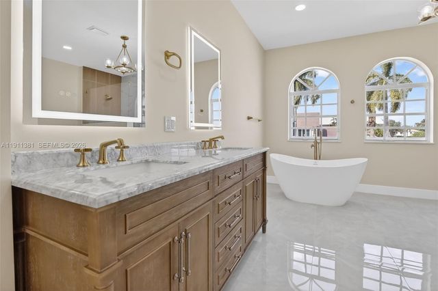 12360 SW 1st St, Plantation, FL 33325