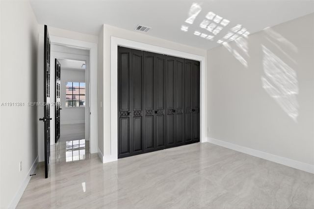 12360 SW 1st St, Plantation, FL 33325