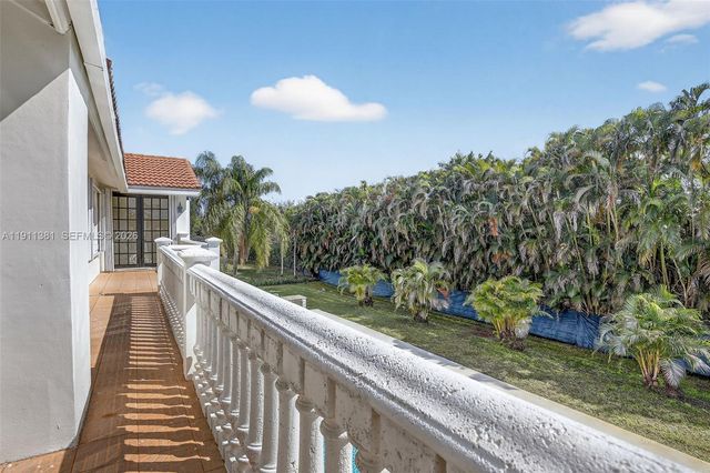 12360 SW 1st St, Plantation, FL 33325