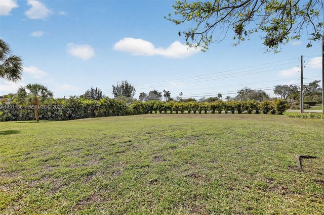 12360 SW 1st St, Plantation, FL 33325