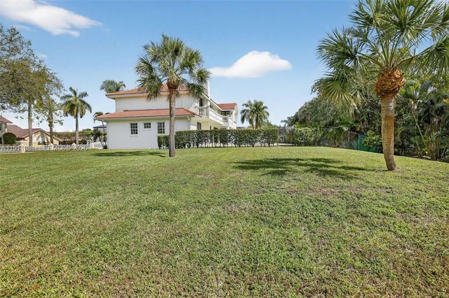 12360 SW 1st St, Plantation, FL 33325