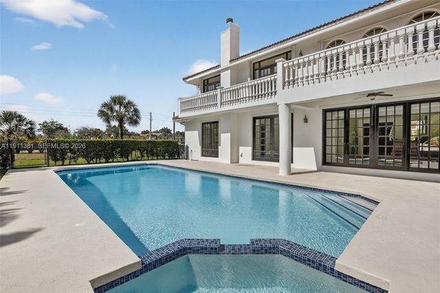 12360 SW 1st St, Plantation, FL 33325