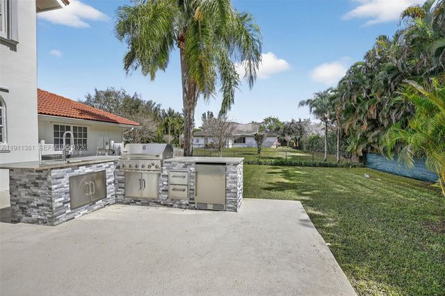 12360 SW 1st St, Plantation, FL 33325