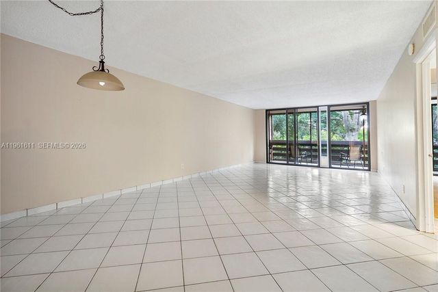141 SW 96th Ter 204, Plantation, FL 33324