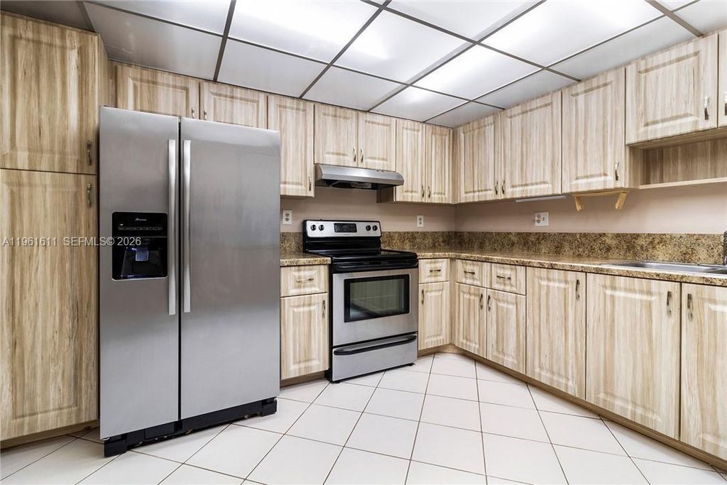 141 SW 96th Ter 204, Plantation, FL 33324